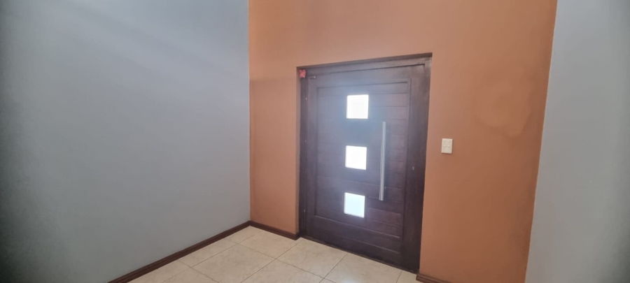 4 Bedroom Property for Sale in Country Club Western Cape